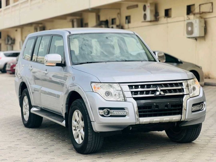 2017 MITSUBISHI PAJERO